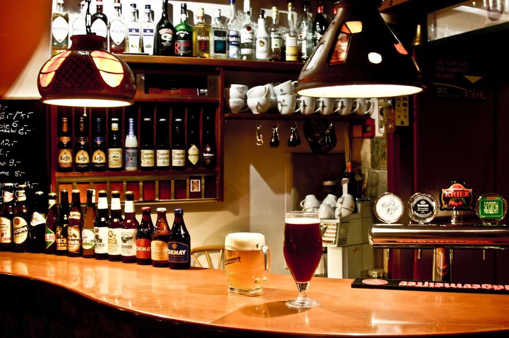Academus Pub & Guest House Wroclaw Luaran gambar