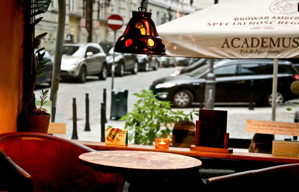 Academus Pub & Guest House Wroclaw Luaran gambar