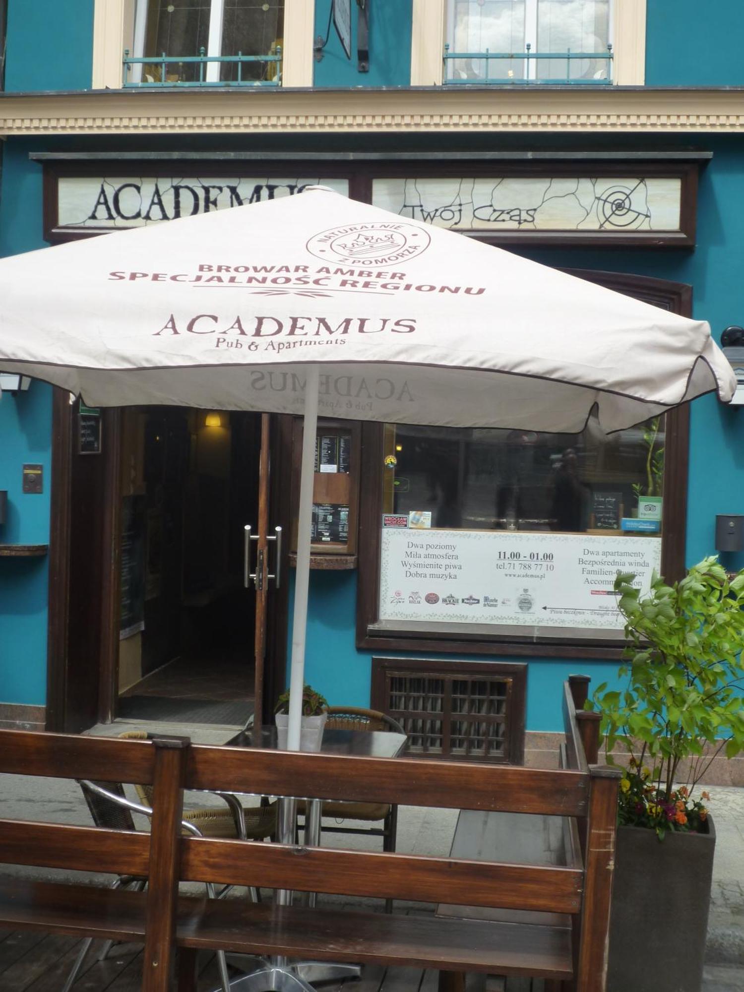 Academus Pub & Guest House Wroclaw Luaran gambar