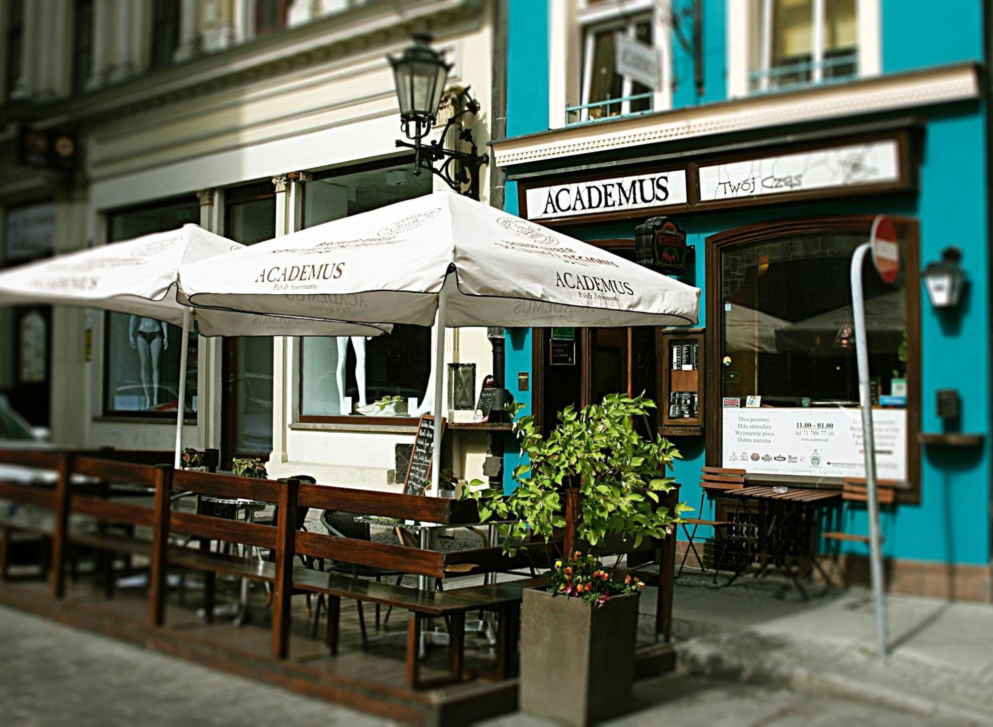 Academus Pub & Guest House Wroclaw Luaran gambar