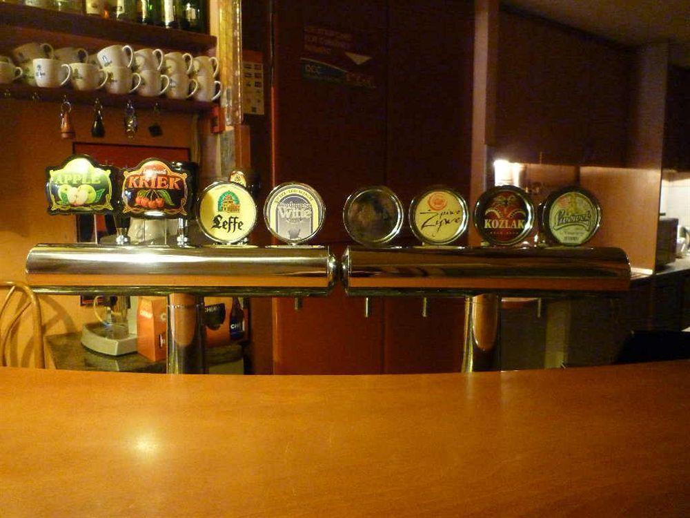 Academus Pub & Guest House Wroclaw Luaran gambar