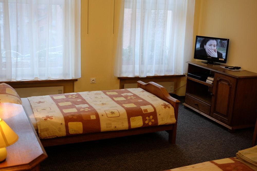 Academus Pub & Guest House Wroclaw Luaran gambar